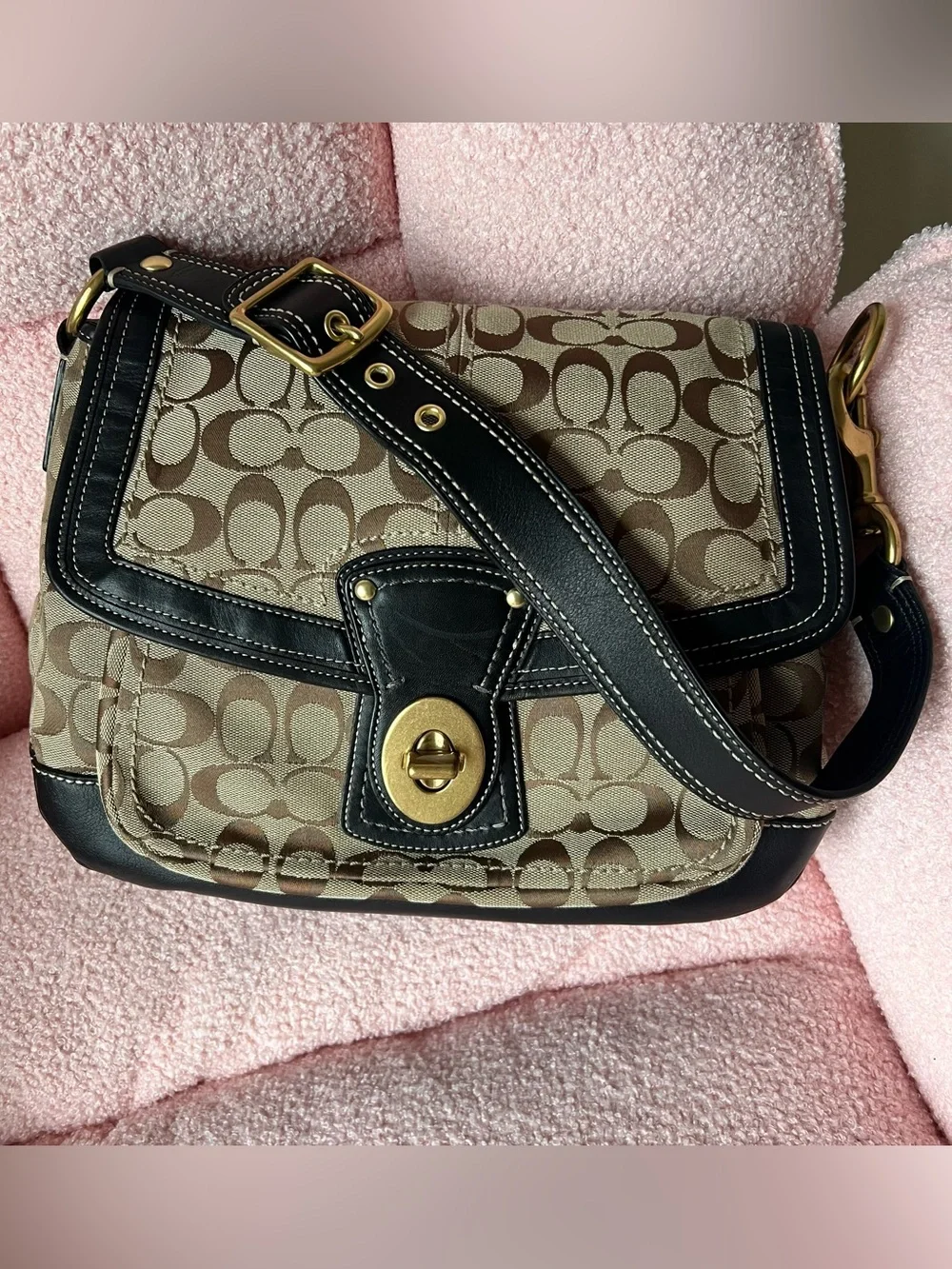 Vintage Coach Signature Legacy Turnlock Ali Shoulder Bag